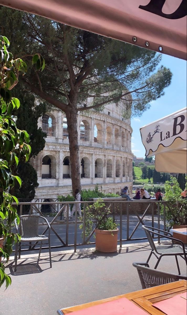 Viisualarts's tweet photo. Rome, Italy 😍 https://t.co/UMD0aBjmWj