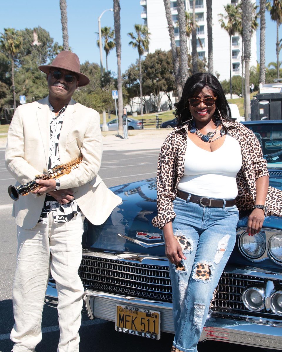 INL_RonnieLaws's tweet photo. I’m grateful that music runs in my bloodline. My beautiful sister #debralaws and I cooked up a nice, smooth summer anthem, #bendingcorners. We were so excited to after our partnership on #veryspecial. #ronnielaws #ineverleftronnielaws #ineverleft #bendingcornersronnielaws #fyp https://t.co/fvQub2O9pd