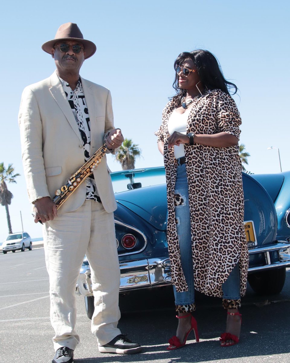 INL_RonnieLaws's tweet photo. I’m grateful that music runs in my bloodline. My beautiful sister #debralaws and I cooked up a nice, smooth summer anthem, #bendingcorners. We were so excited to after our partnership on #veryspecial. #ronnielaws #ineverleftronnielaws #ineverleft #bendingcornersronnielaws #fyp https://t.co/fvQub2O9pd