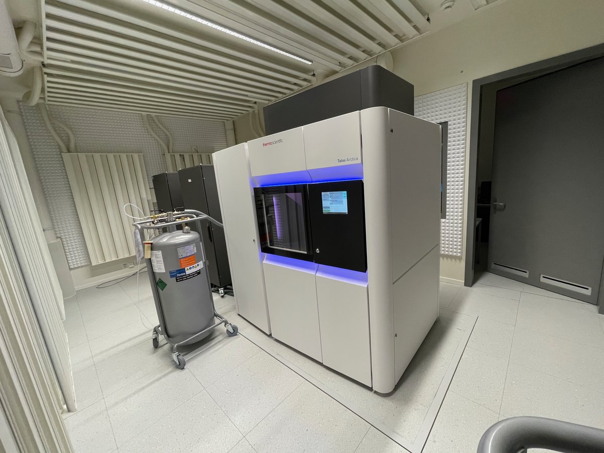 BolandLab_GE's tweet photo. Our lab has an opening for a postdoc investigating molecular mechanisms of cell cycle regulation using #CryoEM &amp; #CryoET
As part of the DCI, we have access to several high-end microscopes.
If you’re interested in joining us in lovely Geneva please email to Andreas.Boland@unige.ch https://t.co/lQHnjOhrUm