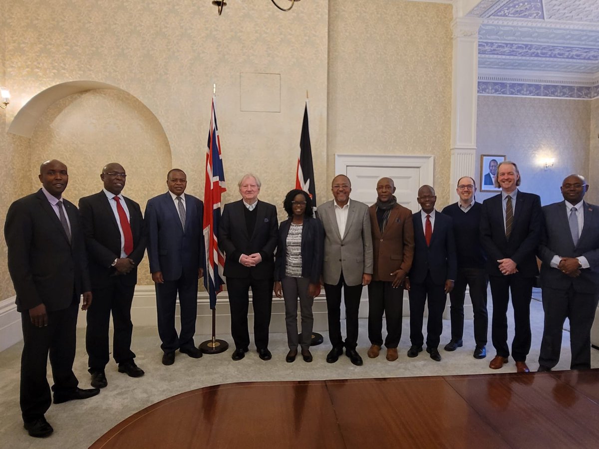 AmbKiarieKamere's tweet photo. Met the Vice Chancellor and representatives of  @kisiuniofficial and funders of Kisii University Teaching and Referral Hospital. Looking forward to implementation of the state of the art hospital in Kisii,  second to @kutrrh 
@JamesOngwae @OliveMugenda https://t.co/9pRSc90vcc