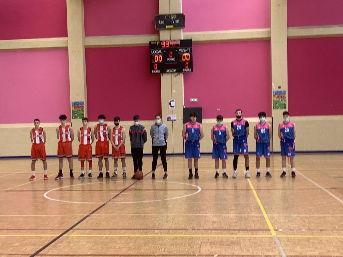 NACBAROL's tweet photo. Emocionante y sentido minuto de silencio, guardado en memoria de Nico Holguin. Descanse en Paz, y un fuerte abrazo para sus familiares y compañeros en estos duros momentos @CB625Ponferrada @FBCyL @maristasburgos @cd_base https://t.co/GbqYSKFvqD