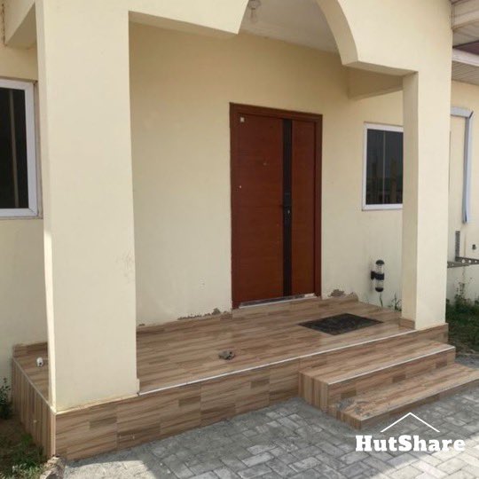TheHutShare's tweet photo. NEW LISTING🏠!!!

 👥 2 Housemates wanted
 🏠 2 Bedrooms, 2 Bathrooms En-suite Terrace 
 💰 GHs 1000 per month
 📍 Malejor-Greenfields Estate, Amanfrom-Accra

NB: Space is available for 1 Renter for GHS 2000 monthly.

DM us if interested and we will match you with the lister. https://t.co/zaoh0zEjSo
