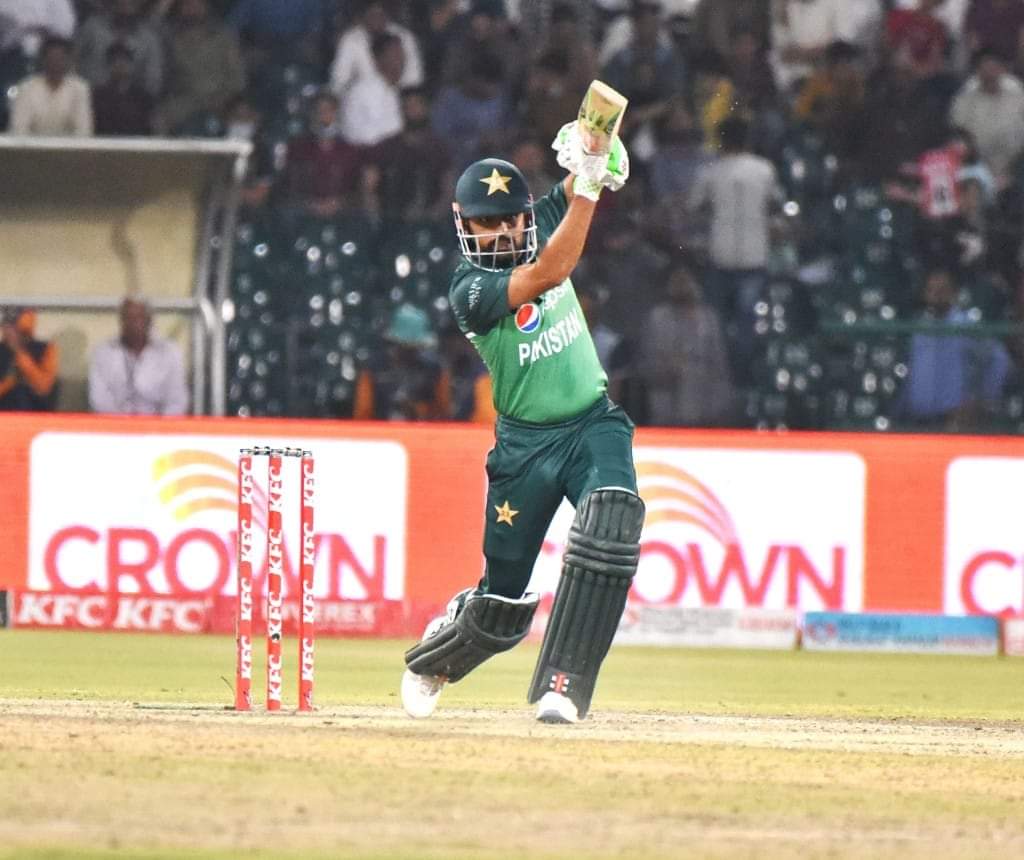 itsirzaKhan's tweet photo. First Blessing of ramadan Alhumdulillah.❤️ Sensational Series win for Pakistan against Australia. Complete dominance shown by Babar and Imam in last 2 matches. #PAKvsAUS #ImamulHaq #BabarAzam𓃵 #AUSvPAK https://t.co/j3MBPwhCvI