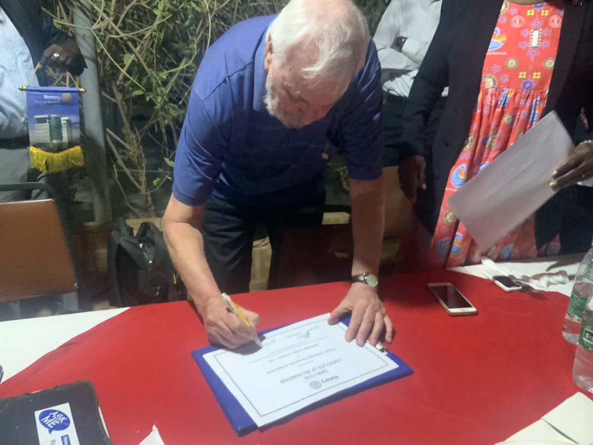 BrusubiRotary's tweet photo. In March, we singed our 1st Twinning Agreement with The Rotary Club of Redbridge District 1130.  The Clubs aim to strengthen their existing collaboration through by implementing  joint service projects. Rtn John Walker International Service Chair signed on behalf of his Club. https://t.co/ZTCyX0BuqZ