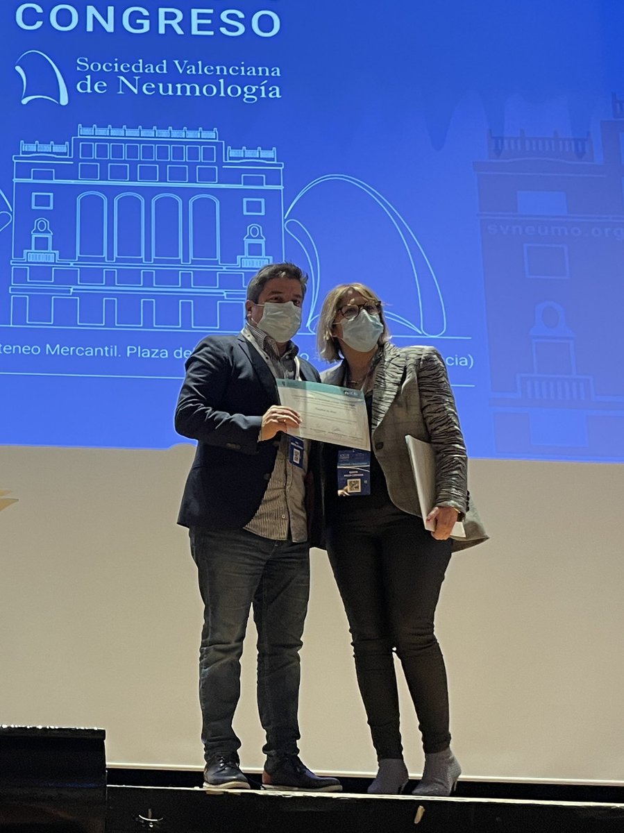 raulsandoval_01's tweet photo. Un honor recibir a nombre de mi hospital, este reconocimiento de la sociedad española de neumologia por la intensa labor realizada en las Unidades de Cuidados Respiratorios Intermedios (UCRIs) en los hospitales de la Comunidad Valenciana. @SeparRespira @svneumologia @GVAdsalcoi https://t.co/KZznzWtBLy