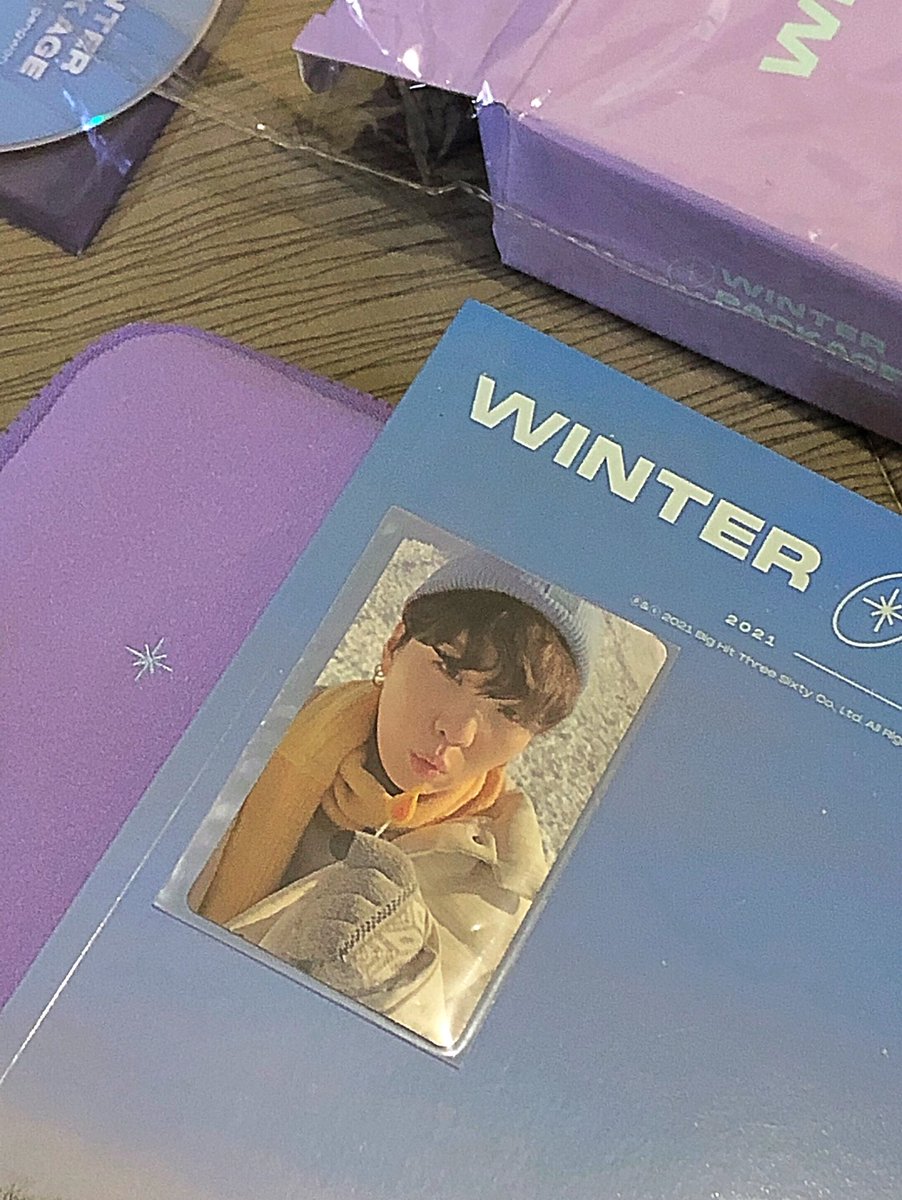 97JEONJKOO's tweet photo. WTS LFB PH 🇵🇭

FOR SALE : BTS Winter Package 2021 : Min Yoongi / Suga Photocard 🐱

💵 Php 1,800
• FRESH PULL ✨
•Actual photos posted! 🖇
•Location is Metro Manila 
•With freebies! 💜
•Will pack well 📦

#BTS  #Yoongi #MinYoongi #Suga #Agustd #ARMY https://t.co/a4N3mTnakj