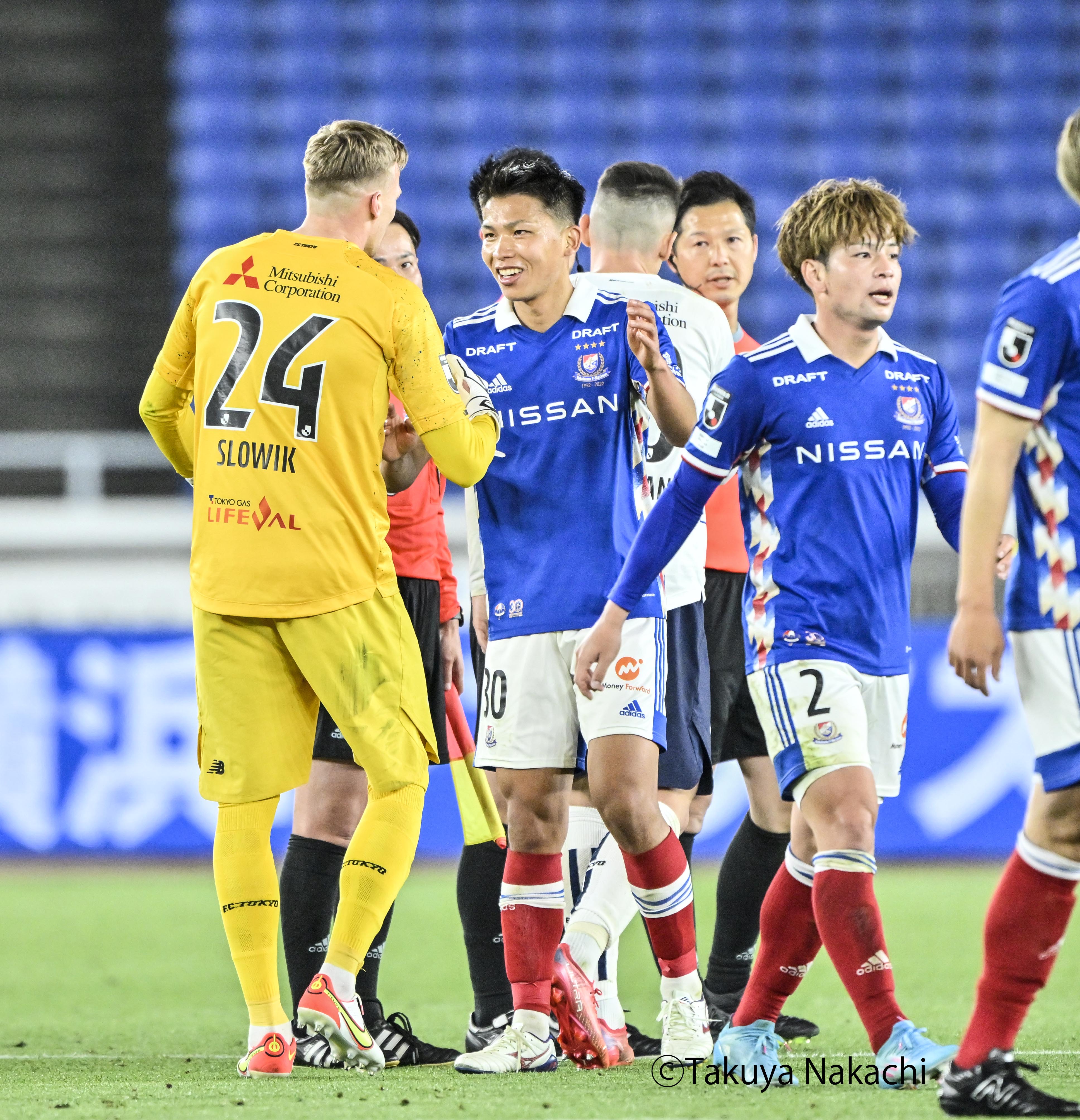 adidas - ベガルタ仙台　2020 キーパーユニフォーム ヤクブスウォビィク　本人サイン入 仙台GKスウォビィクが契約更新「ともに戦いましょう」 | ゲキサカ