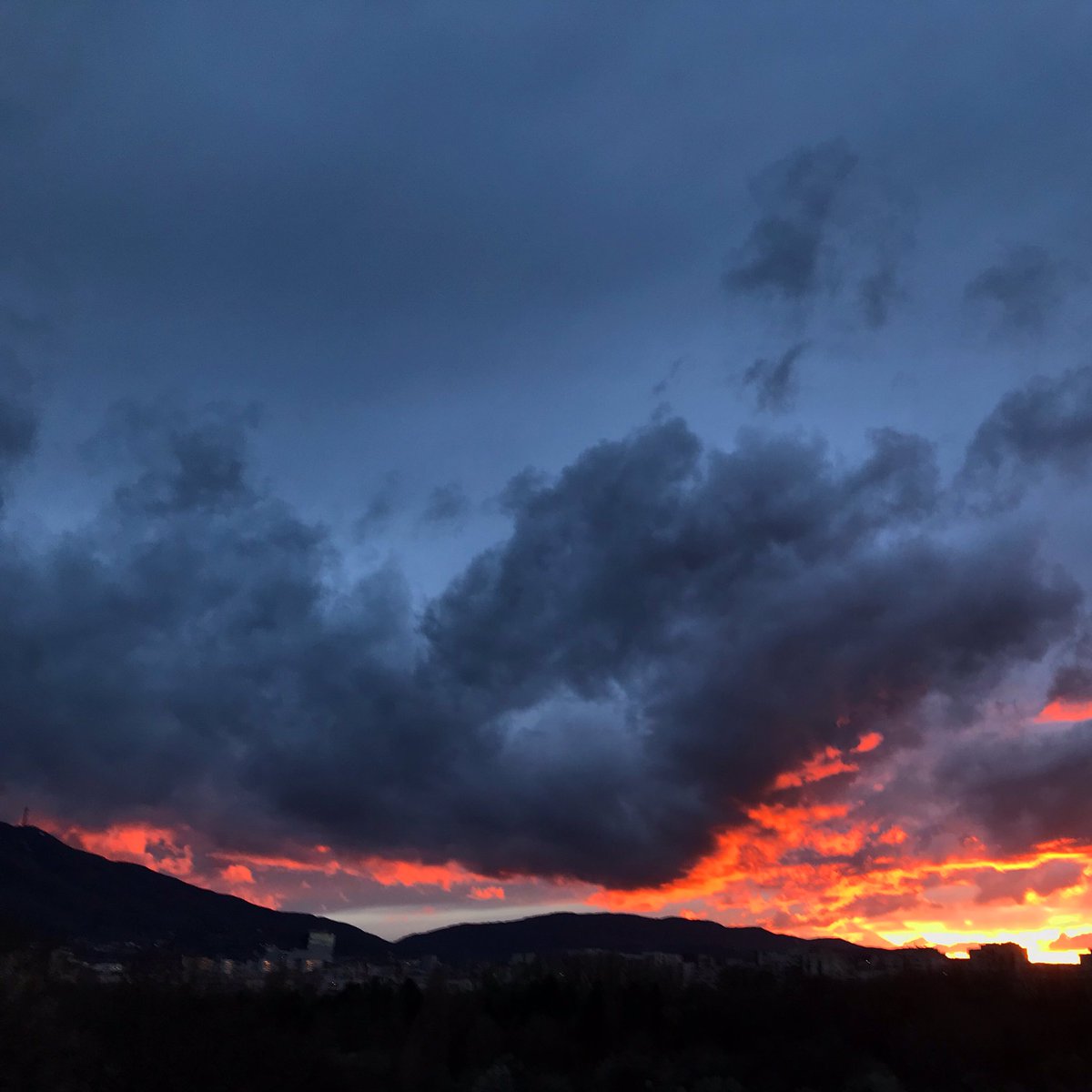 SweMetalChef's tweet image. Nature. Enjoy it! \m/ #sunset #nature #majesty #humble #magic #enjoy