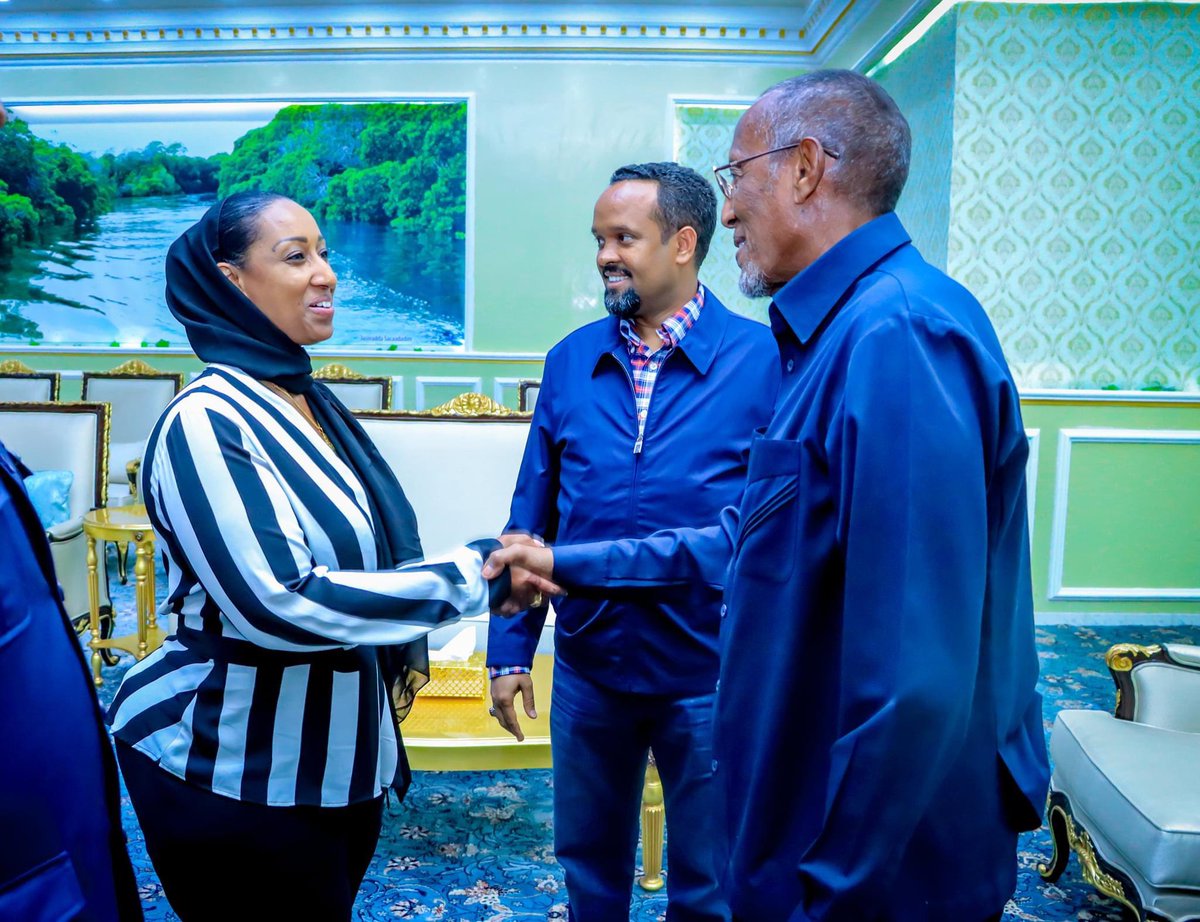 musebiihi's tweet photo. Received Ethiopian delegation led by the Minister of @MoF_Ethiopia, Hon. Ahmed Shide and accompanied by Minister of Transport @dagmawit_moges who have arrived in Hargeisa this afternoon to share with us the brotherly solidarity &amp; support of their government. Thank you Ethiopia. https://t.co/5hxdRUe96L