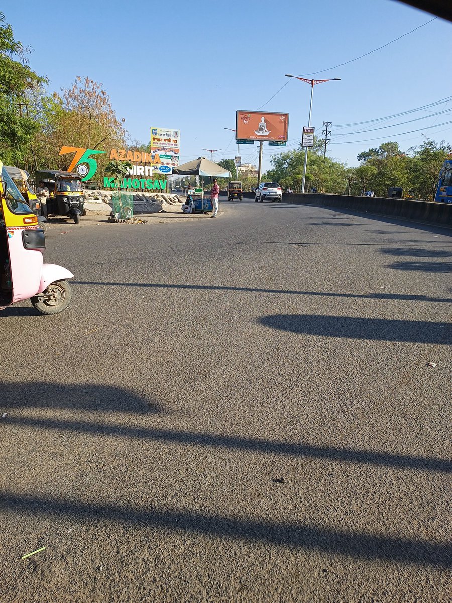 MAHESHJU's tweet photo. It was also seen that the commuters specially females, senior citizens and children's were being inconvenienced due to loud songs being played by the rickshaw drivers. https://t.co/pYJ1CtJJWa
