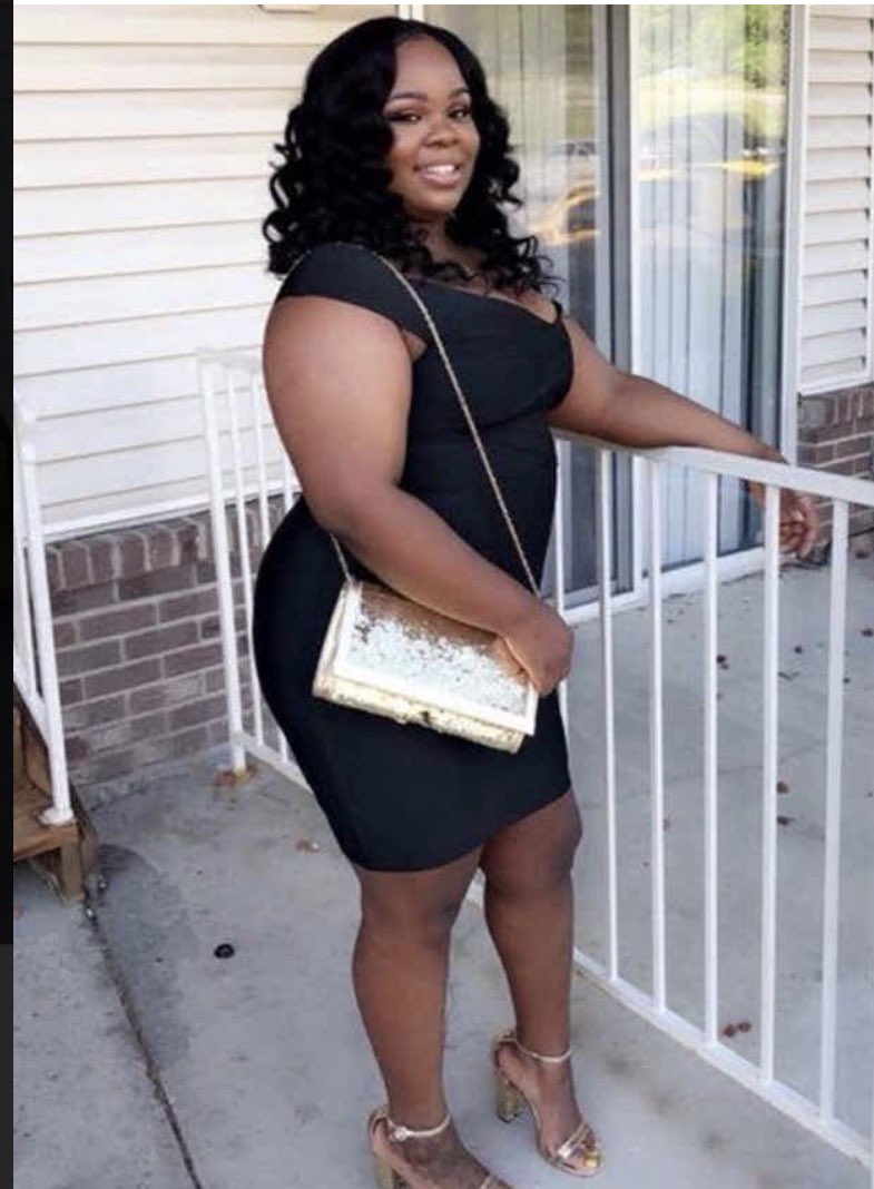 QueenVLion1's tweet photo. ๐ข๐ฃโ ๏ธโก๏ธ750+DAYS SINCE #BreonnaTaylor ๐๐ WAS MURDERED. AT HER HOME. 0 CHARGED. JUSTICE DELAYED IS JUSTICE DENIED. #InvestigateDanielCameron #ChargeAllInvolved #JusticeforBreonnaTaylor ๐๐ #SayTheirNames ๐ #SayHerName ๐ #BlackLivesMatter https://t.co/hbjIxbWR5y