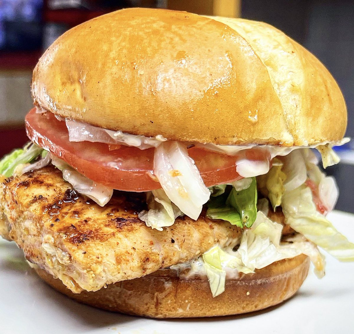 CFoodShack's tweet photo. If your craving a good salmon burger swing by check out the luv ya self menu and order a blackened salmon with wow sauce scorched onions lettuce and tomatoes and go home happy !! https://t.co/lhGr3PFI2l
