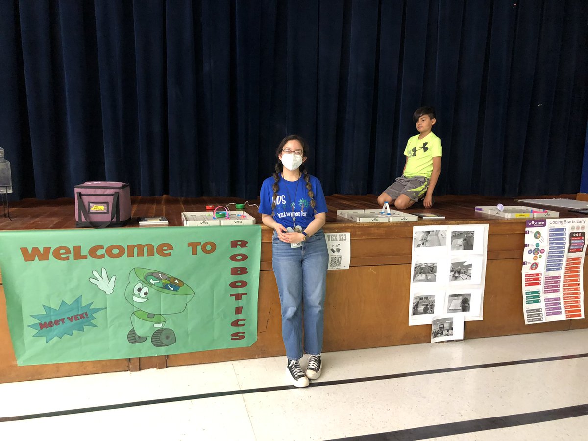 Laura_TMedina's tweet photo. @MAlvarado_WDS @GPalo_WDS @Kim_WDS @Fatima_A_WDS thank you for sharing your Makerspace and Robotics programs with our parents. Endless opportunities @SurrattCubs 💙🦁 Pre-k registration happening now! https://t.co/khh1ta7VCx
