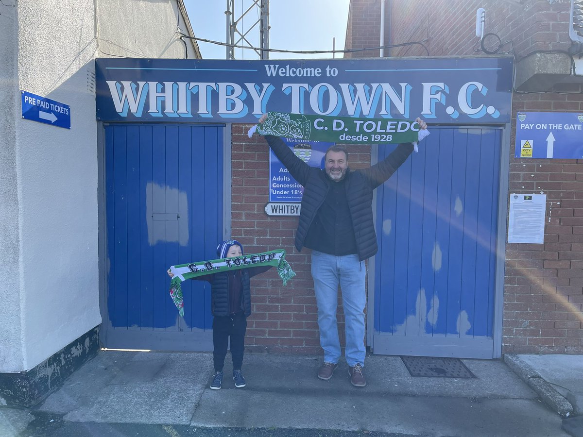 Bevster67's tweet photo. @ToledoXelFutbol Hola para @WhitbyTownFC https://t.co/mY2z7LBAML