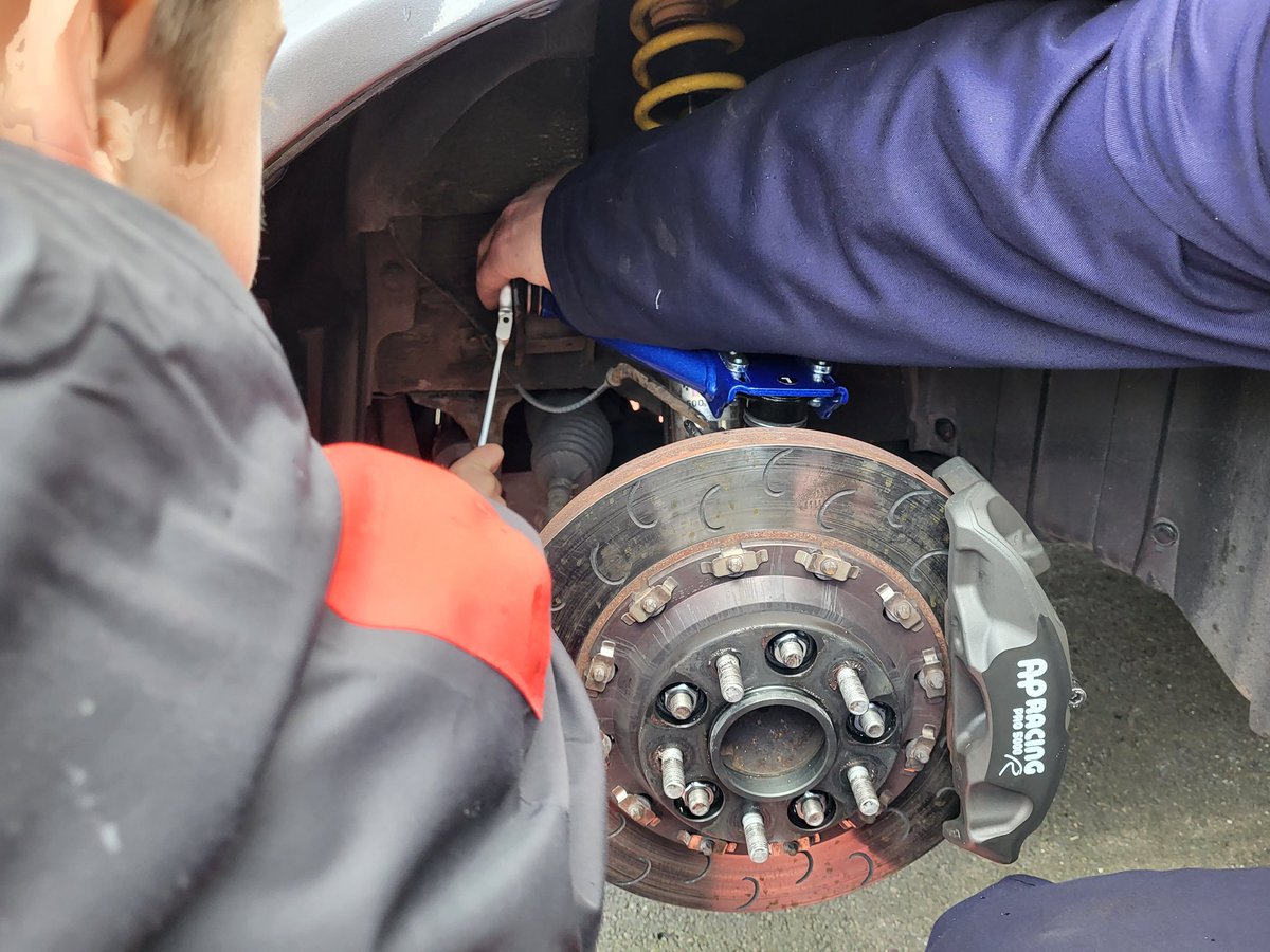 Mr_Fellblade's tweet photo. Replacing the 110k mileage upper control arms with brand new #hardrace adjustable ones, aided and abetted by Bobbles and the kids. MOAR CAMBARS. #S2000 #S2K https://t.co/9rftuXxxKJ