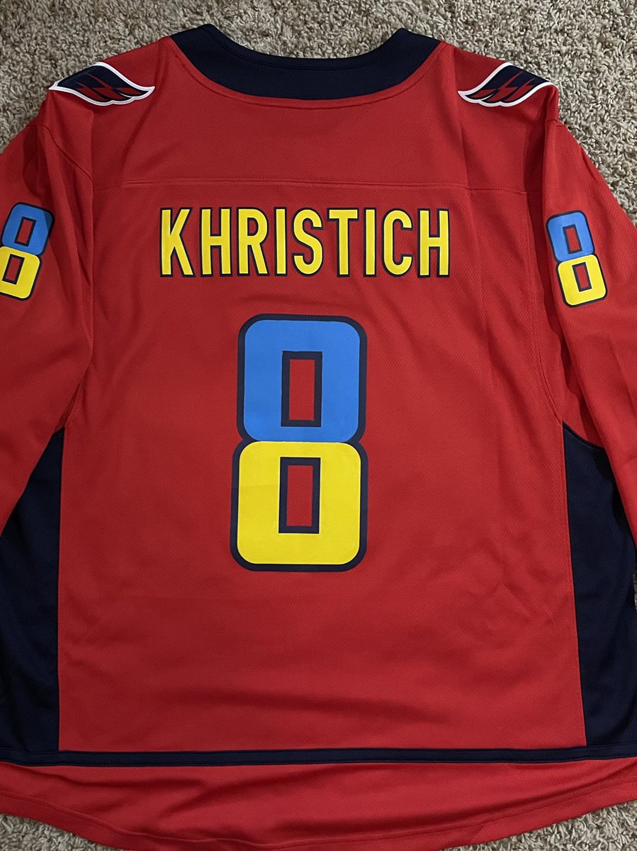 EpicEvRoadtrip's tweet photo. @AndrewMerrigan @crazyunclelou @Capitals Tribute to Dmitri ! https://t.co/n3HYHExON7