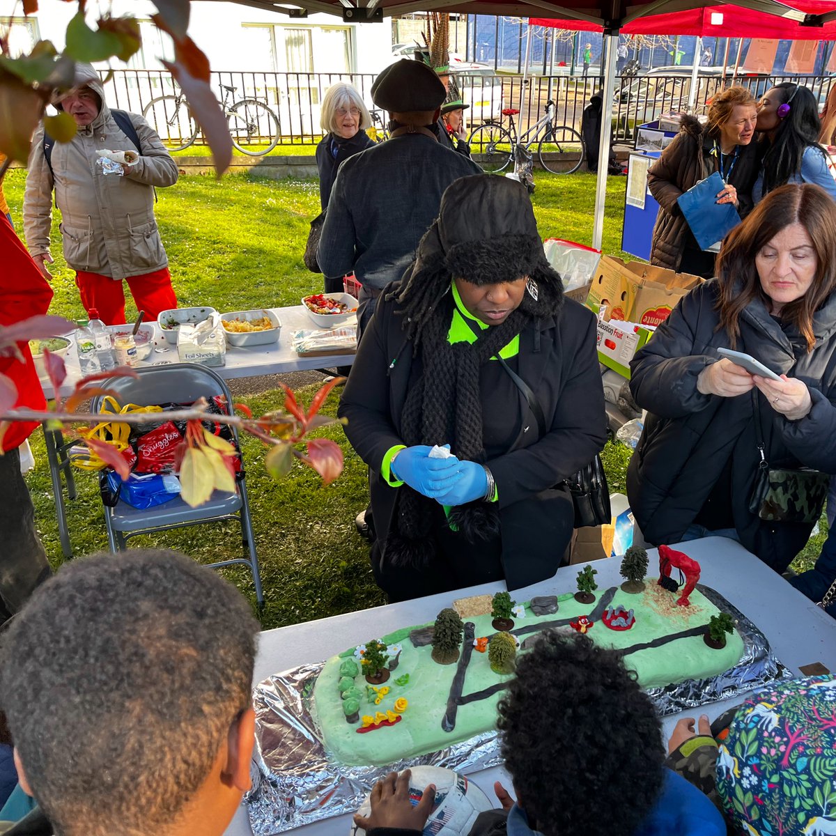 RushCommonLab's tweet image. Wonderful carnival atmosphere on Rush Common this afternoon for “Rush into Spring” celebration. Amazing work by local volunteers, @StMatthewsTRA &amp;amp; investment from @lambeth_council over last 2 years has seen a new playground/woodland trail installed &amp;amp; lots of 🌳🪴🌼🌸🌹🌿 planted