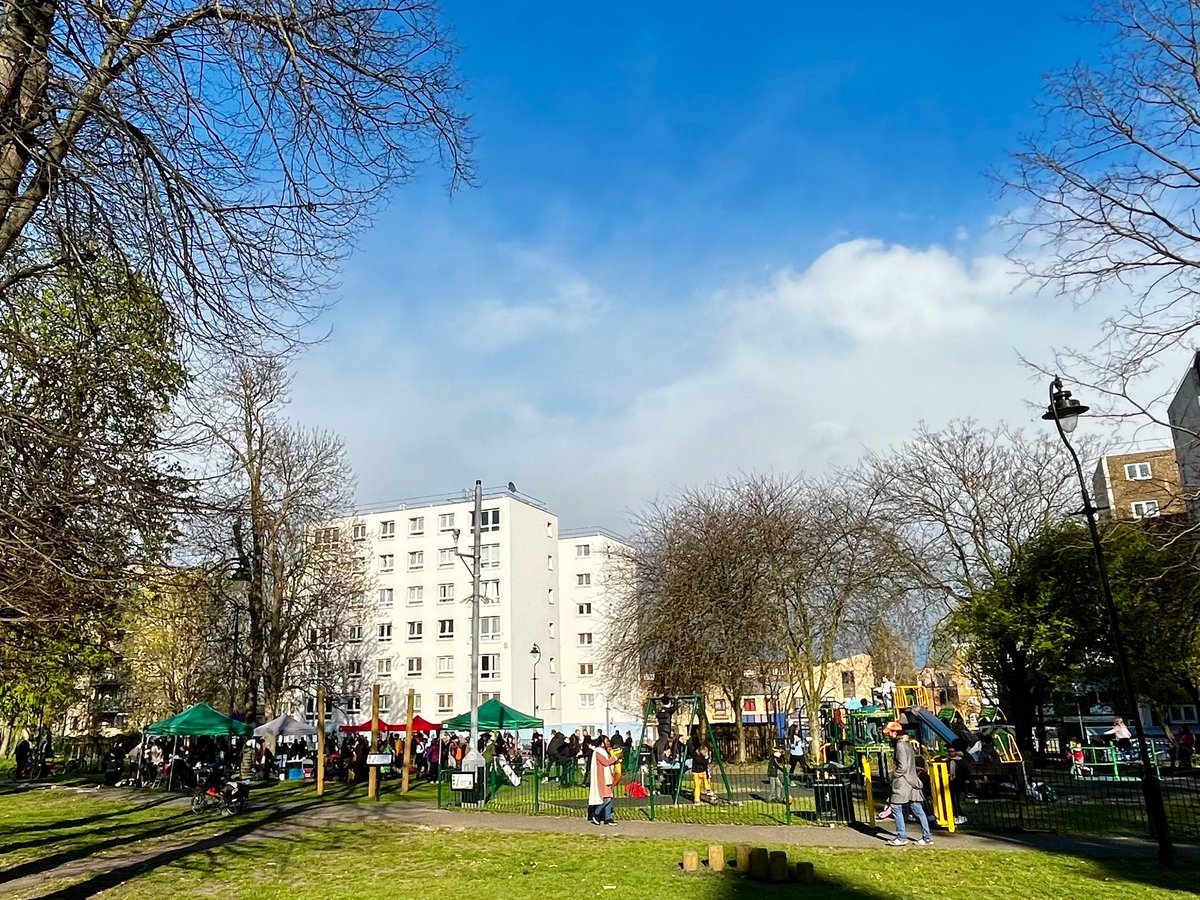 RushCommonLab's tweet image. Wonderful carnival atmosphere on Rush Common this afternoon for “Rush into Spring” celebration. Amazing work by local volunteers, @StMatthewsTRA &amp;amp; investment from @lambeth_council over last 2 years has seen a new playground/woodland trail installed &amp;amp; lots of 🌳🪴🌼🌸🌹🌿 planted