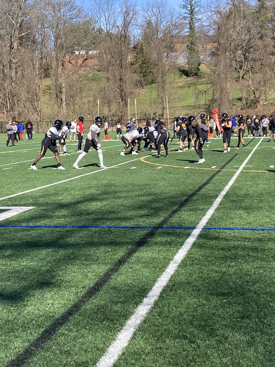 ShowtimePrep's tweet photo. I had an awesome time with some of our new and old #Silverbackz up at @Towson_FB. Shout out to @Coach_Runza and the rest of the coaching staff for having us up today for practice and a tour of the facilities. #Towsonfootball #ShowtimePrep #ApeGang22 https://t.co/LU6TgxCvn9