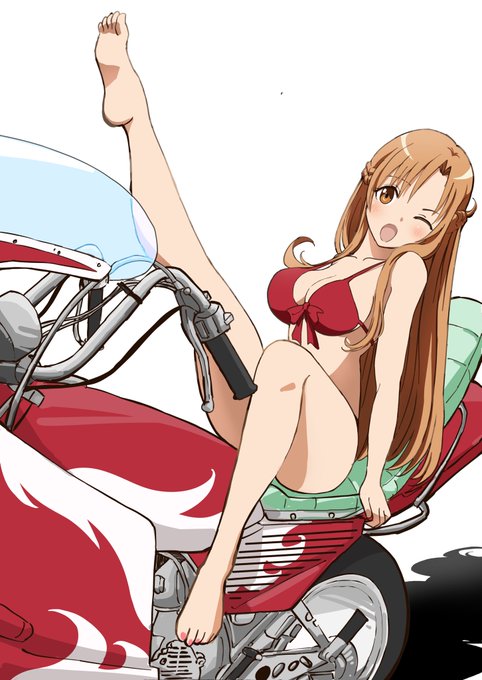 族車に乗るアスナ 