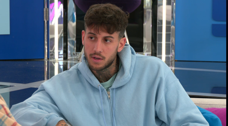 BBLiveUpdaters's tweet photo. #BBCAN10 
RT is you want #BBCAN10 gino to win POV https://t.co/oxHfLNLeYh