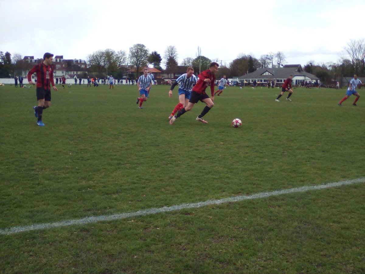 SurreySteve3's tweet photo. #GrassrootsFootball #ActoniansAssociationFC #NottsboroughFC

Southern Amateur League

Senior Division 1

Full - Time

Actonians Association 1

Nottsborough 2

ATT - 3 https://t.co/VeNi7qOQ1p