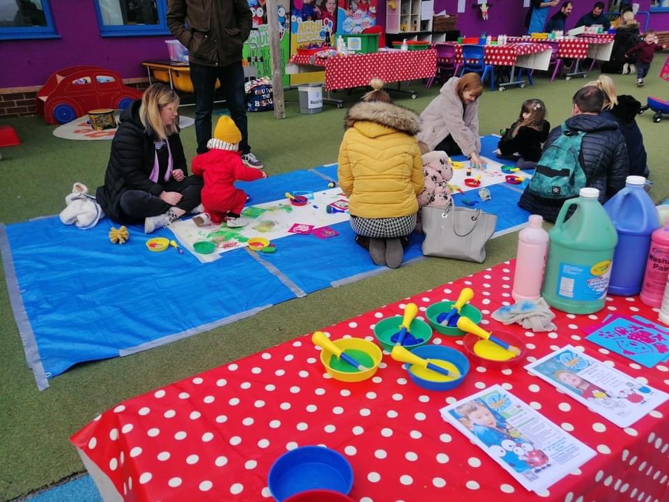 OasisNewOak1's tweet photo. What a fantastic turnout for our toddler fun event this morning.
Activities included a puppet show, arts and crafts and an Easter egg hunt to name a few 😊
We met some lovely new families and great fun was had by all 😊
#newoakmakesadifference
#madeinnewoak
#funmorning https://t.co/cOewsa5bFr