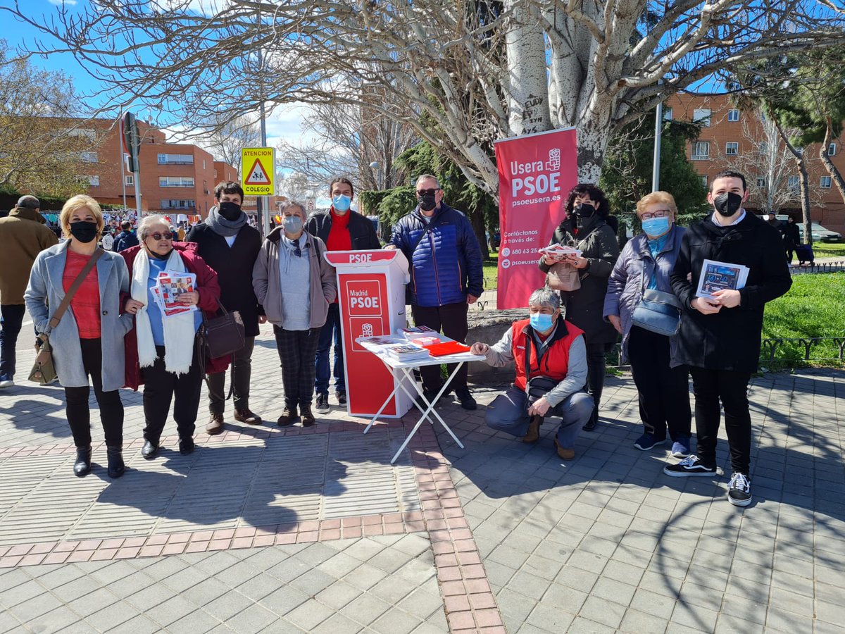 psoe_usera's tweet photo. Esta mañana hemos estado en la calle para informar de:
👉🏽 Las propuestas de @psoe_m para la generación 20-40 #Madrid
👉🏽 El trabajo de nuestro Grupo Municipal en el barrio de #Orcasur
👉🏽 El problema de la #prostitución y sus consecuencias en #Usera
#ElMadridQueNosMerecemos 🌹 https://t.co/1rXXxeIlfr