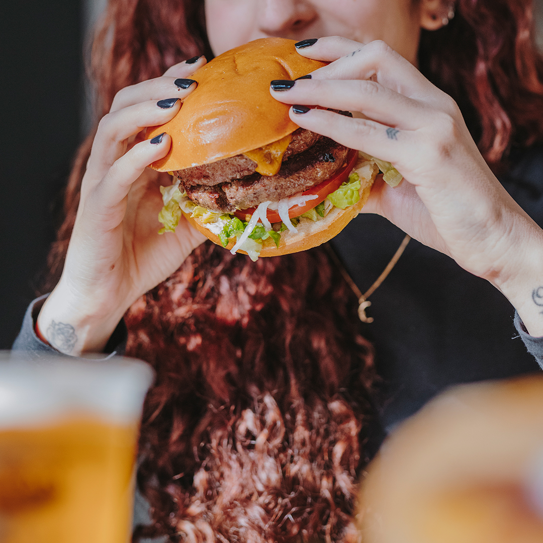 Bacoaburger's tweet photo. "Sin hamburguesas la vida sería un poco peor"
Proverbio muy sabio que alguien, también muy sabio, dijo algún día. 

#BacoaBurger #Bacoa #Hamburguesa #Sábado #Disfruta https://t.co/NBLTizW2iP