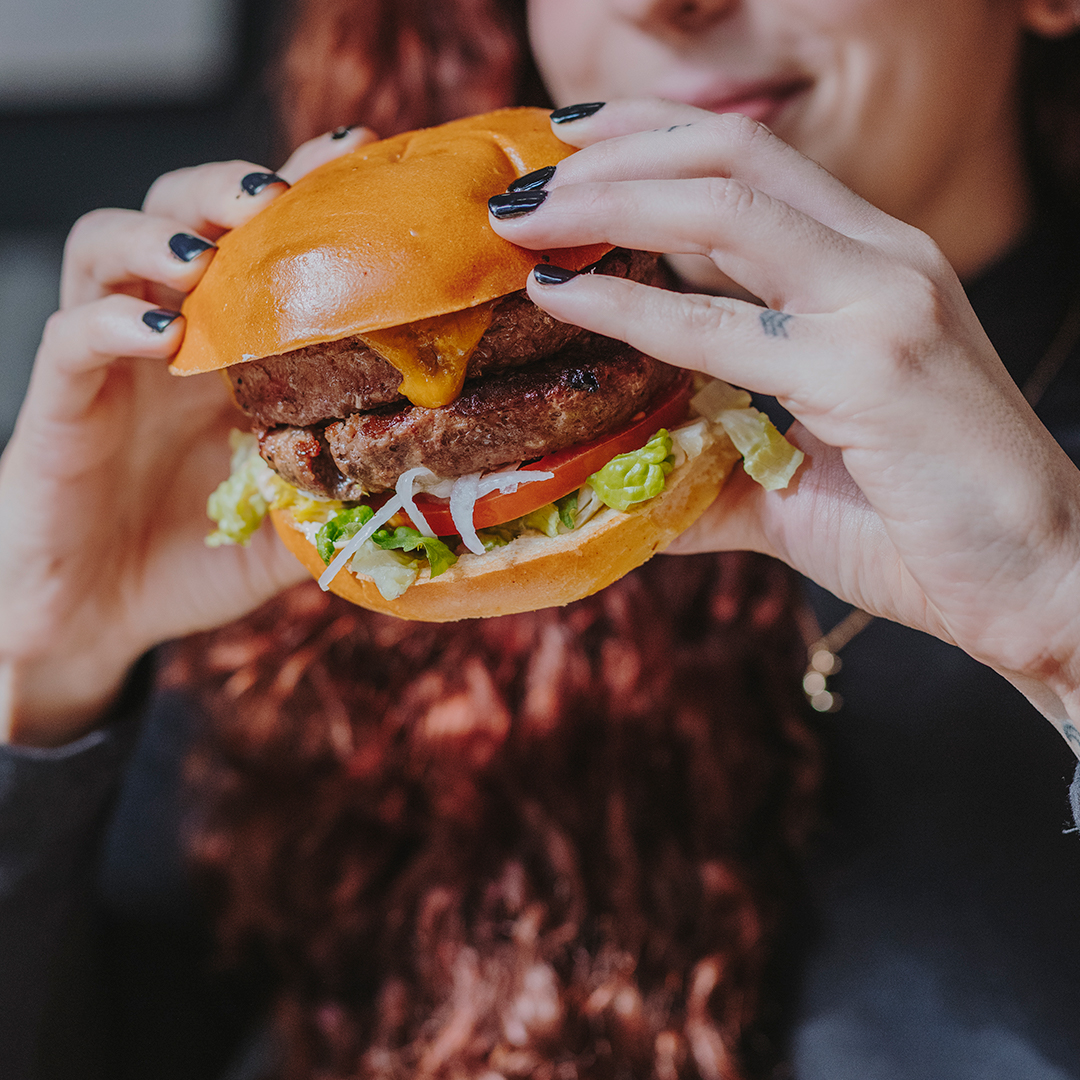 Bacoaburger's tweet photo. "Sin hamburguesas la vida sería un poco peor"
Proverbio muy sabio que alguien, también muy sabio, dijo algún día. 

#BacoaBurger #Bacoa #Hamburguesa #Sábado #Disfruta https://t.co/NBLTizW2iP