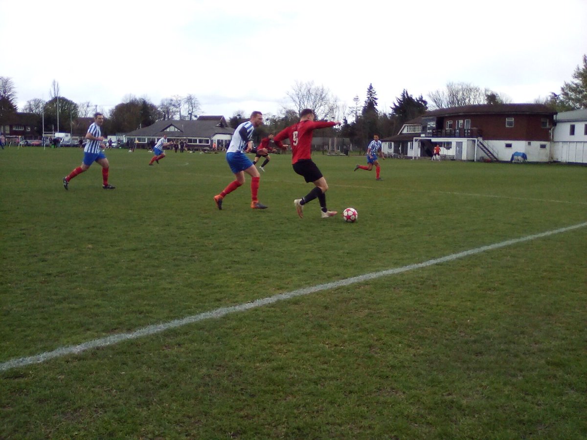 SurreySteve3's tweet photo. #GrassrootsFootball #ActoniansAssociationFC #NottsboroughFC

Southern Amateur League

Senior Division 1

Full - Time

Actonians Association 1

Nottsborough 2

ATT - 3 https://t.co/VeNi7qOQ1p