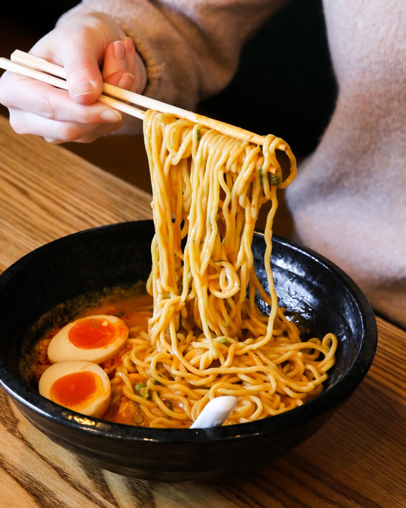 WHO NEEDS LOVE WHEN YOU HAVE DAN DAN NOODLES 🍜