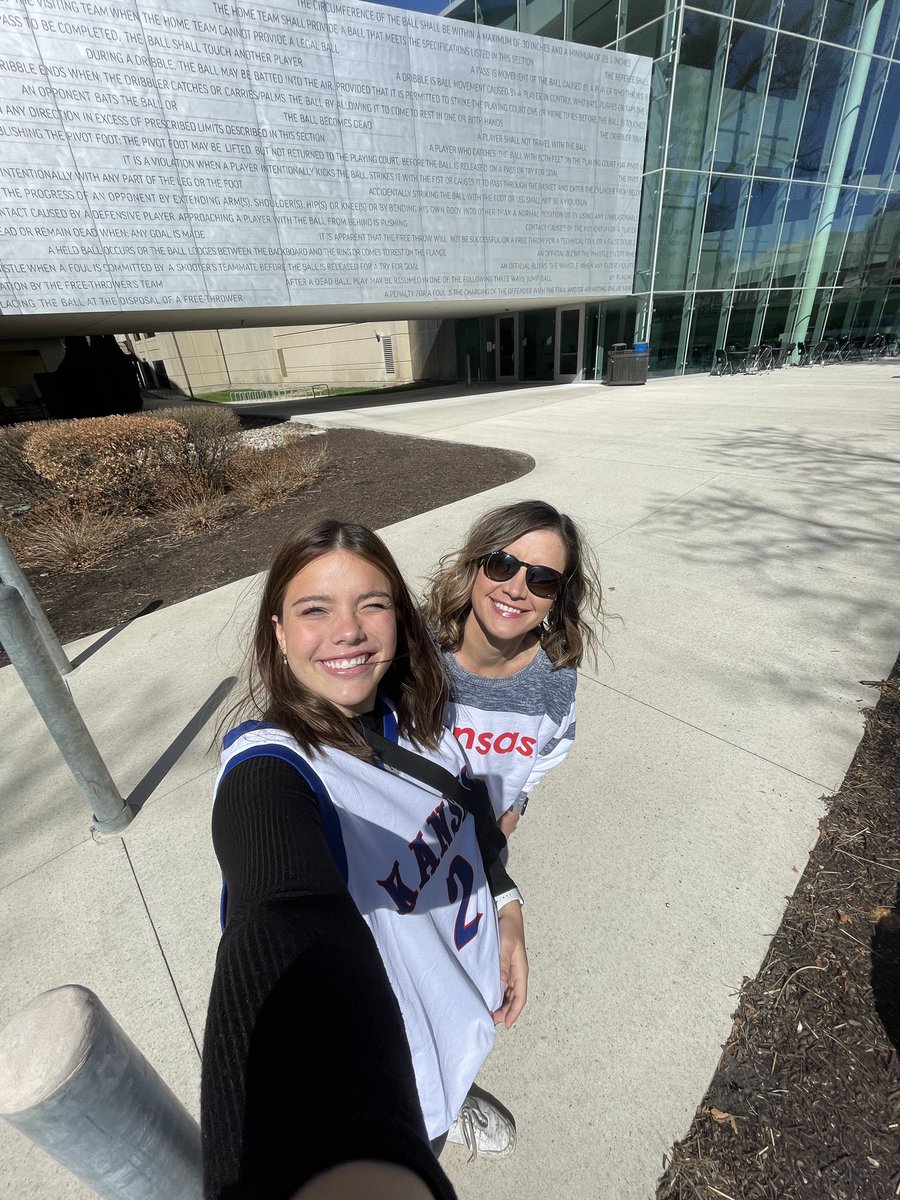 T_Hirschfeld's tweet photo. Anything going on in Lawrence today?? ❤️💙#RockChalk @HirschfeldKate https://t.co/vNpYTavmSY
