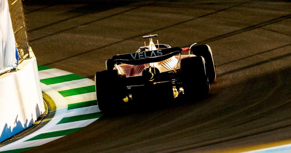 tr_tifosi's tweet photo. #F1 #Ferrari
#Mercedes mühendislerine göre #F175 #Formula1 gridindeki en iyi aerodinamik stabiliteye sahip araç..
#AMuS
#FerrariIsBack #FerrariETornata #LiveYourFerrariPassion #Sainz #Leclerc #Maranello #ForzaFerrari #essereFerrari 🔴🐎 https://t.co/zgySCjnLhM