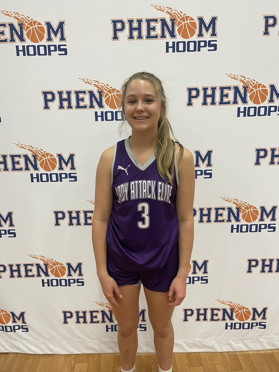 PhenomExposure's tweet photo. 2024 Kelsie Robitaille @KelsieRobitail1 (Lady Attack Elite) played with a lot of heart and intensity. She displayed a high level of IQ controlling the game from the point guard position! #PhenomLadyRumble @Kdb_Athletics https://t.co/jjFtI3Xd5E