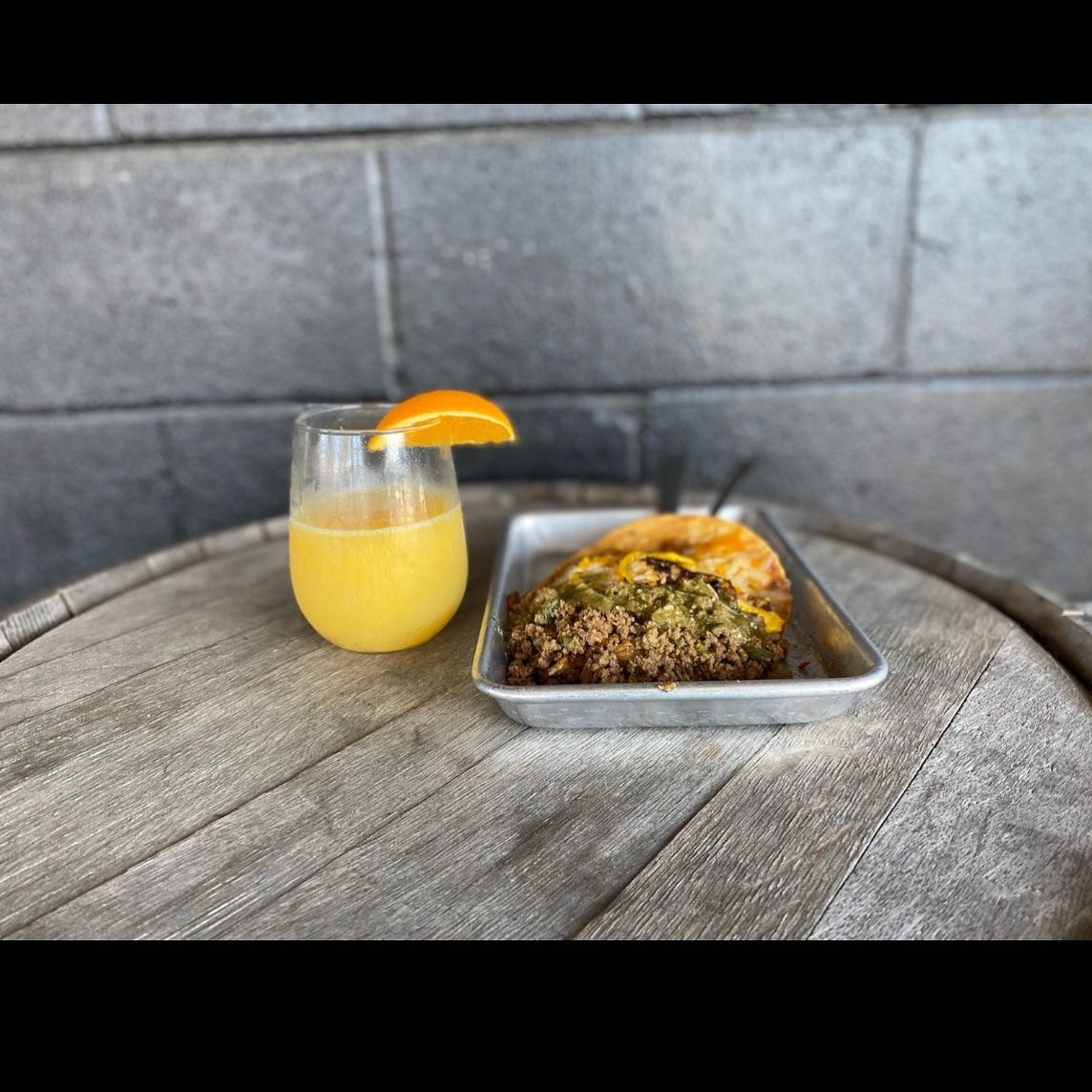 CartelTacoBar's tweet photo. 🌮Saturday Special🌮

-ground beef, over easy egg, cheddar jack cheese, refried beans, salsa Verde, all on a crispy tostada 

#CartelTacoBar #CTBinArlington #UrbanUnion https://t.co/pq1ahjMdY2
