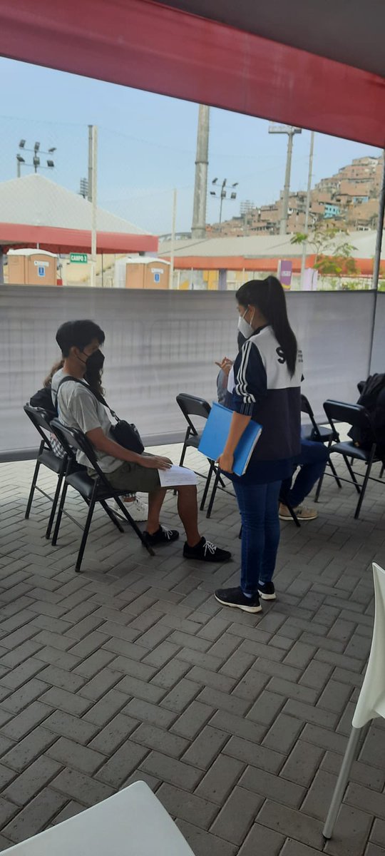 SISPeruOficial's tweet photo. #SISteInforma. Te invitamos a buscar nuestro modulo de información del seguro #SIS en los vacunatorios:
- Campo de Marte.
- Complejo deportivo Andres Avelino Cáceres (VMT).
Yo tengo SIS ¿Y tú?🙋🏻♀️🙋🏻♂️
Protege tu salud y la de tu familia. #SISPerú https://t.co/CkXgVxM2ov