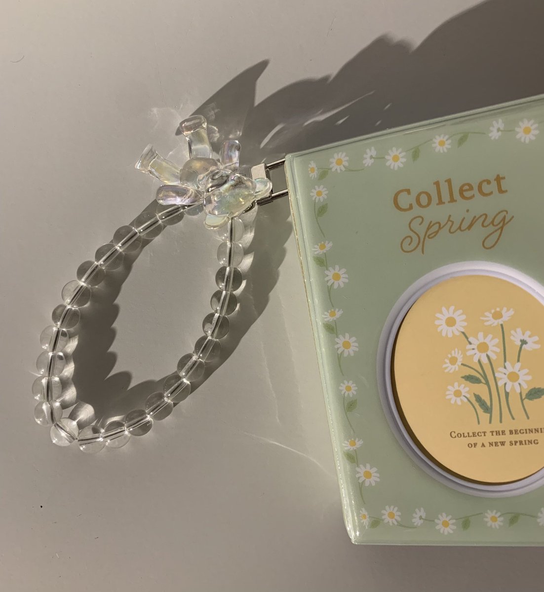 augustbuys's tweet photo. — Love 💌 

Prettiest collbook for me! 🌱Thank you for packing it safely po! Sa uulitin. 😊

@cofiemao https://t.co/WNYoYAUzRw