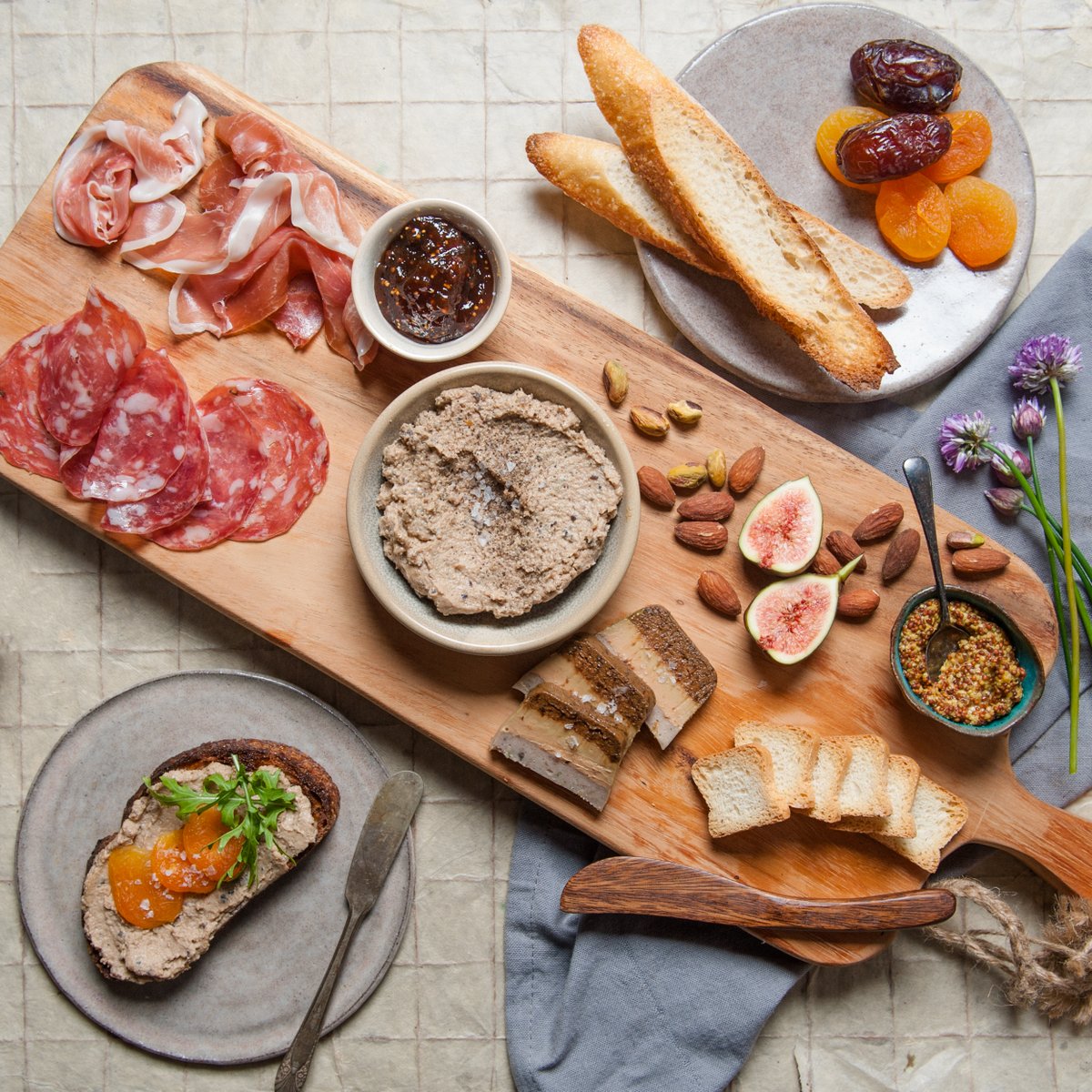 3PigsPate tweet media