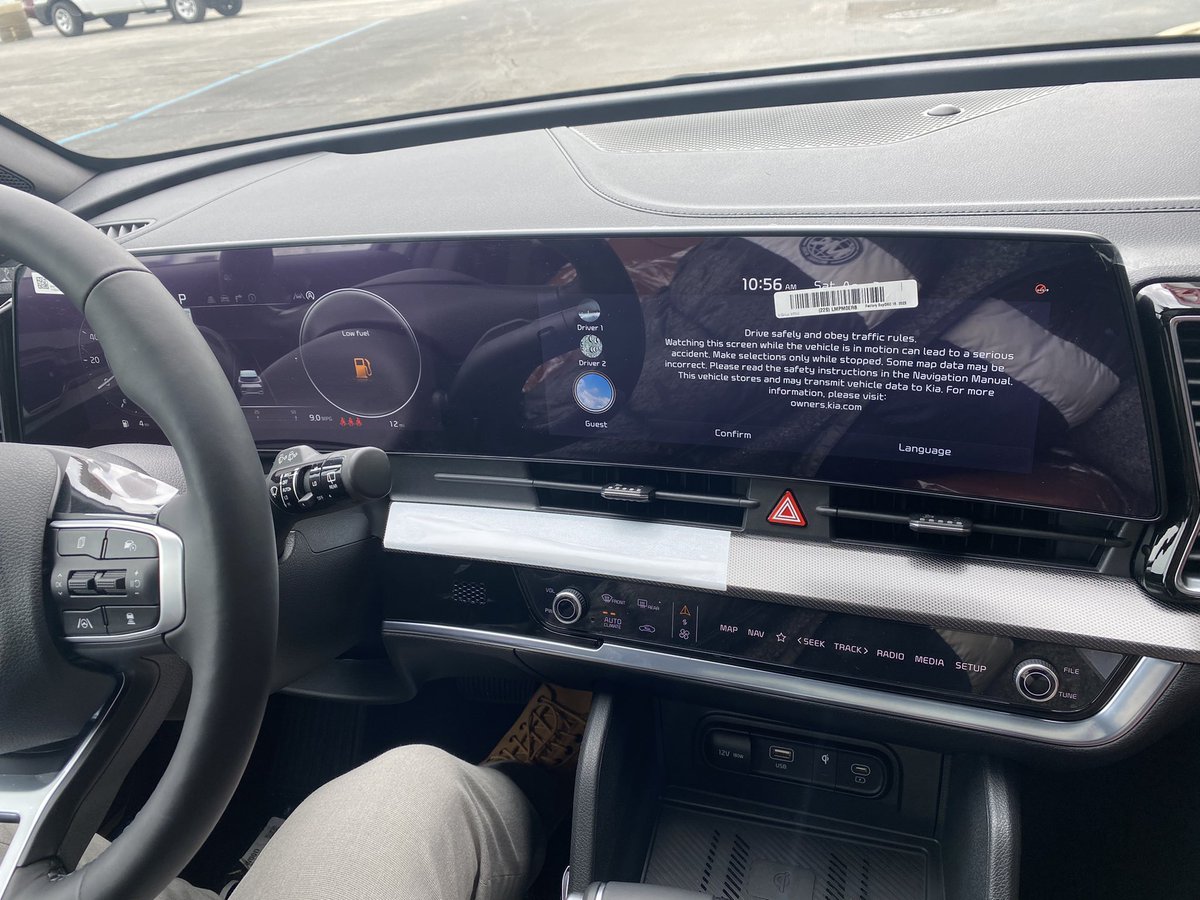 c_schultz14's tweet photo. Fresh redesign and all the latest Tech Kia has to offer. Message me for more info on the new 2023 Kia Sportage! https://t.co/4t5gPM03ci