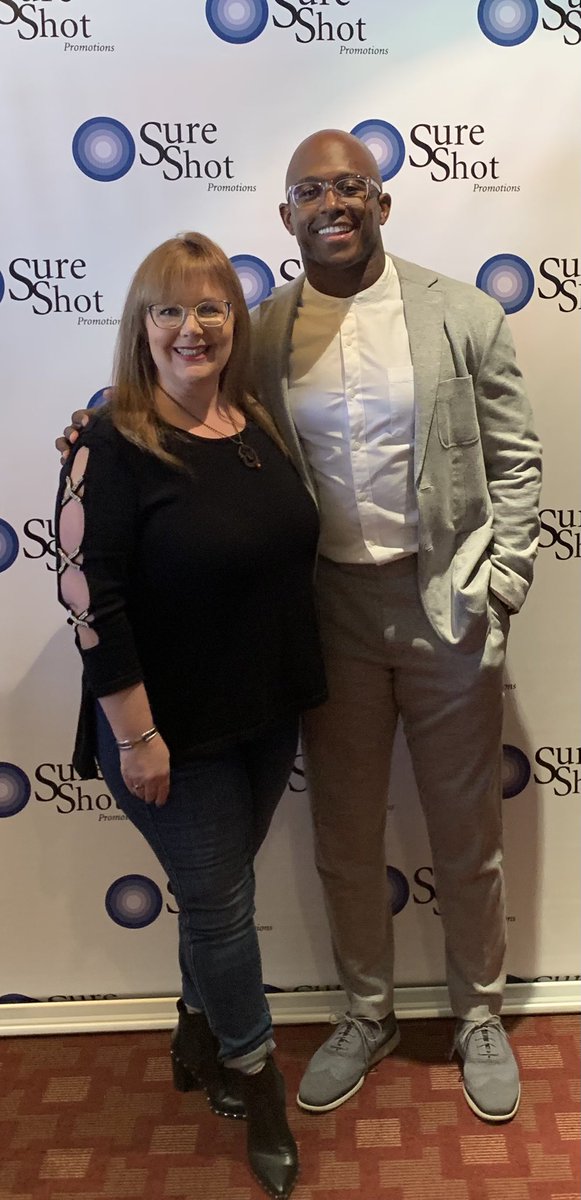 kerigirl9's tweet photo. What a class act. So great to be able to meet @TheSlater18 !!!! 💕💕 https://t.co/TScNhuixpb