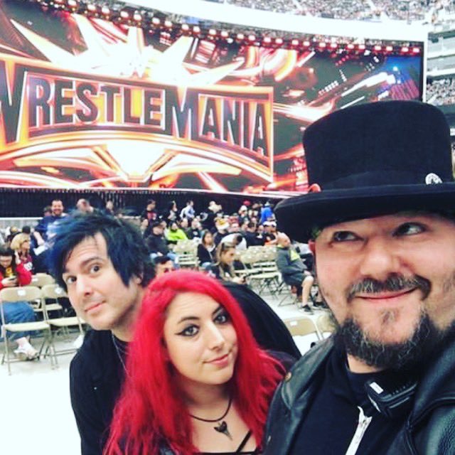 AnnieStoic's tweet photo. Itโs #Wrestlemania Weekend!! A few pics from WM 35 in 2019! #rondarousey #davebautista #joanjett #whyisgamora #baddestwomanontheplanet https://t.co/jmejG59UDK