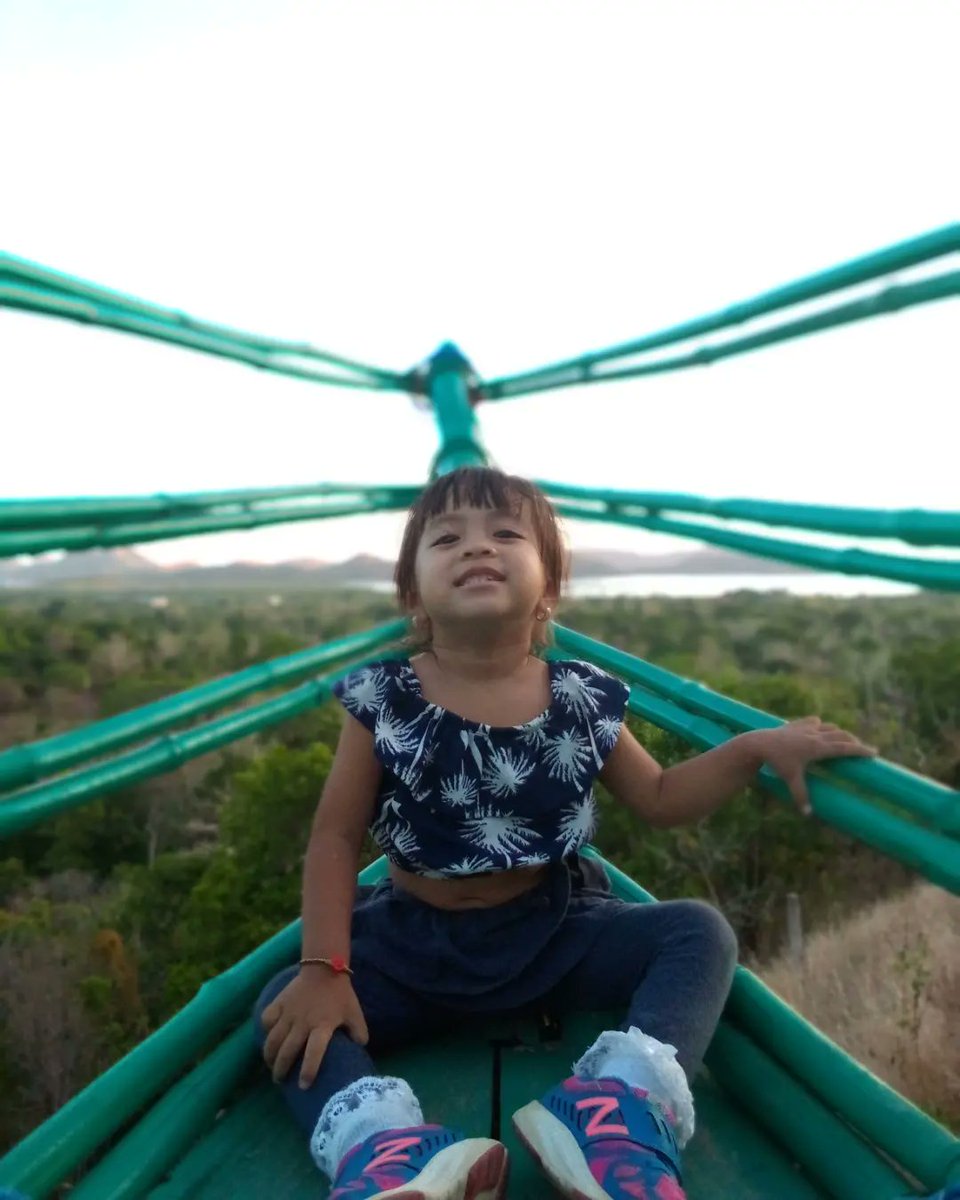 JuainahP's tweet photo. My adventure little girl🌼🌀🍃 https://t.co/3xGlMdiHvP