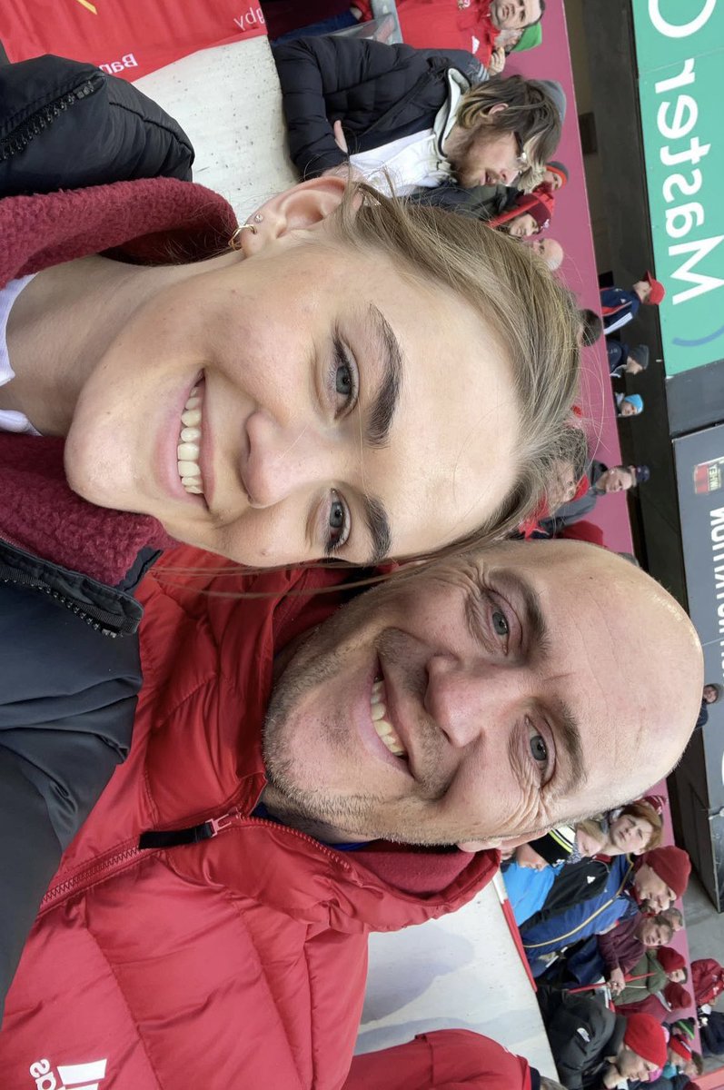 Paulied52's tweet photo. #MUNvLEI #ThomandParkSelfie https://t.co/QUU2bLW5q6