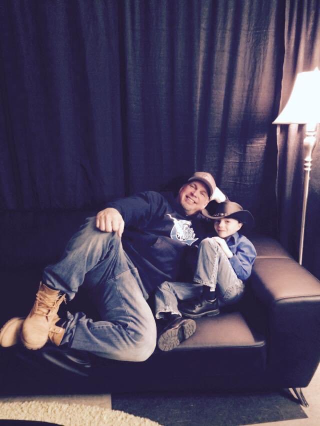 caitieburtch's tweet photo. 6 years ago today my dreams came true!!! I got to meet and hangout with my idol the one and only @garthbrooks and the queen @trishayearwood. I got #MoreThanaMemory to say the least. Hoping the 7’s align for one more 🇨🇦 show!! I miss my happy place and #Gfamily 🤠 https://t.co/GRzJ36hPxP