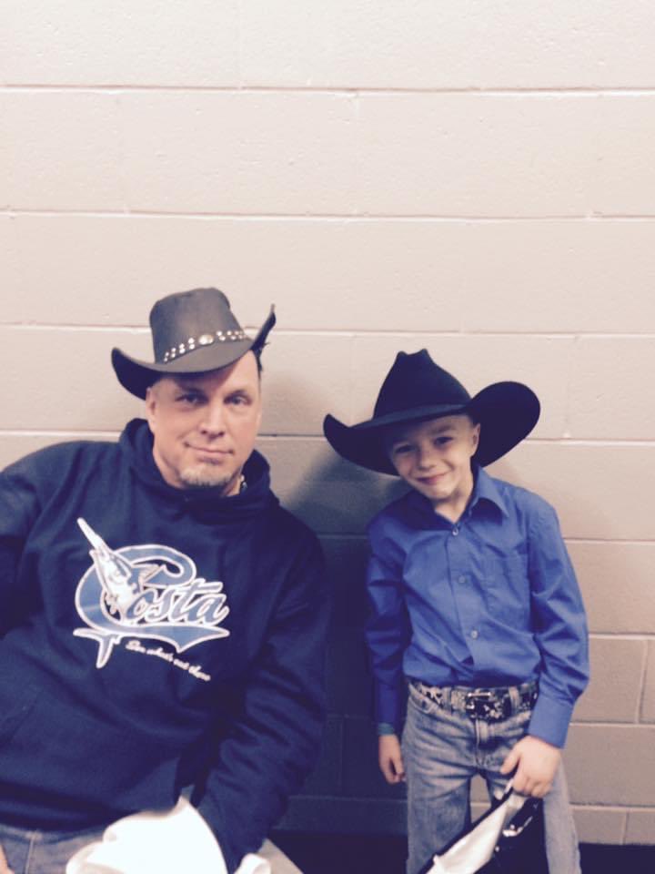 caitieburtch's tweet photo. 6 years ago today my dreams came true!!! I got to meet and hangout with my idol the one and only @garthbrooks and the queen @trishayearwood. I got #MoreThanaMemory to say the least. Hoping the 7’s align for one more 🇨🇦 show!! I miss my happy place and #Gfamily 🤠 https://t.co/GRzJ36hPxP