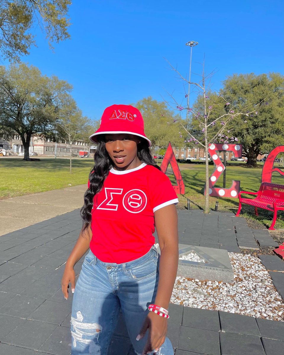 AmayahJoseph2's tweet photo. The BadDST has now arrived🔺🐘

#DST #spring2022 https://t.co/JI1cbendZj