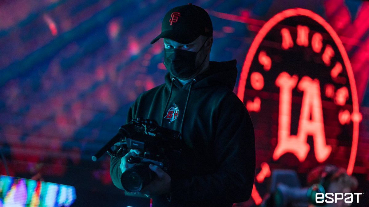 xRingleadeR's tweet photo. Talk about some hype here at the @ROKKR tourney!

Shot for @espatmedia https://t.co/0l4kE0b3NY
