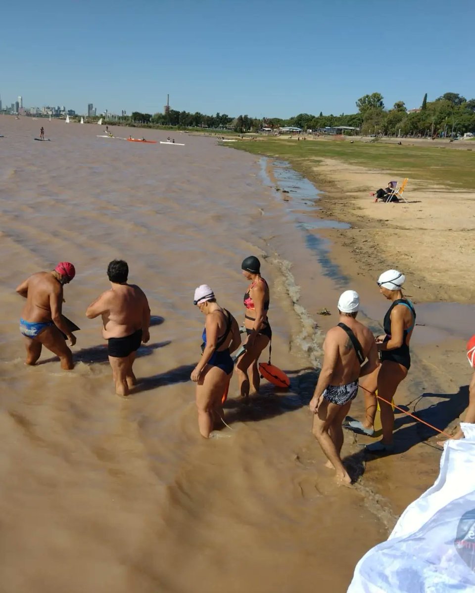 NafRosario's tweet photo. Malvinas Argentinas.

Hoy nadamos en memoria de los Conscriptos caídos en Malvinas. 

Temp. ambiente 16°C
Temp. agua 20,5°C

Viento N de 18 km/h
Altura del Río 1.05 m

1 Sesión de 25 min de nado

Gracias, muchas gracias a todos. https://t.co/aLhYI4s0Fd